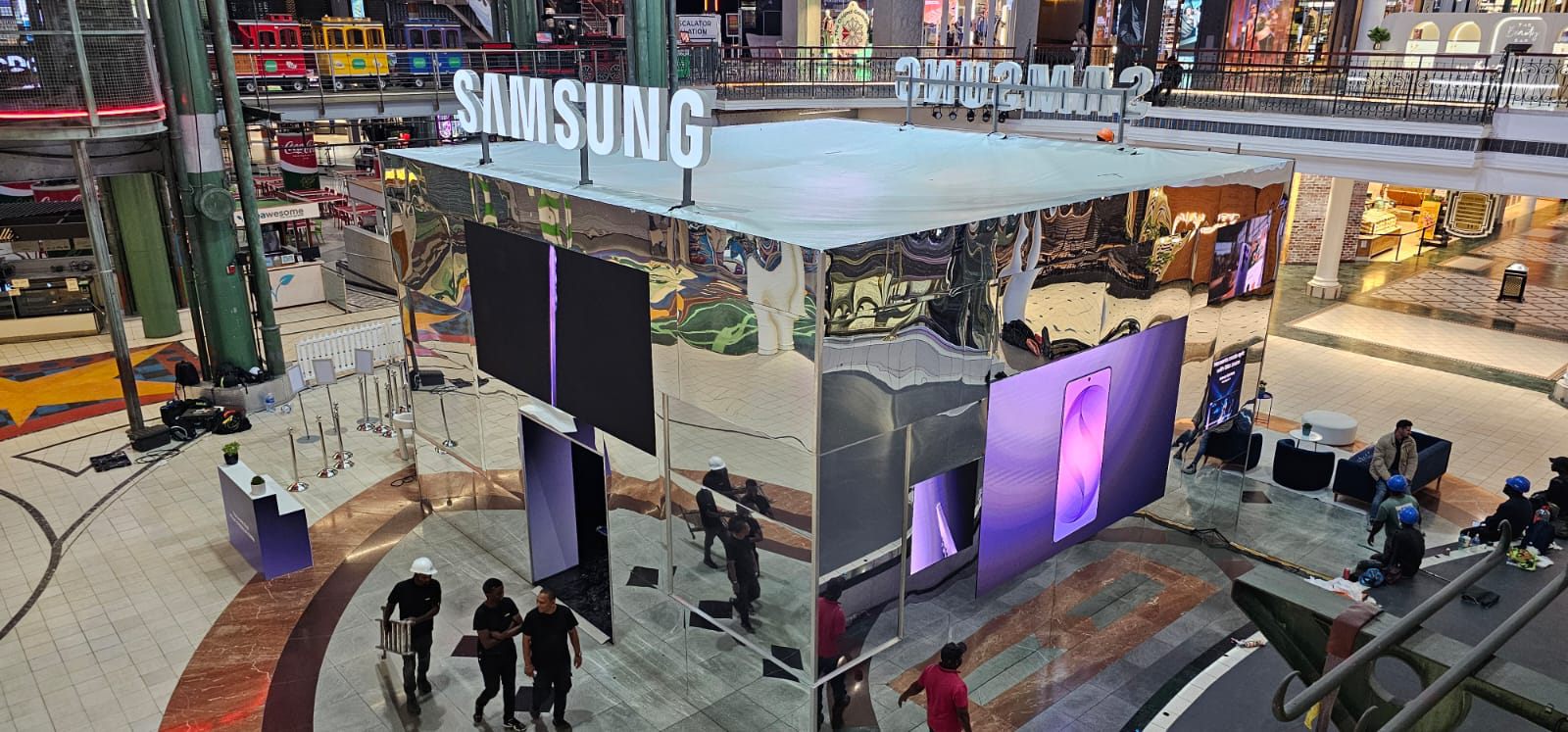 Samsung Galaxy S26 launch exhibition stand in a shopping centre