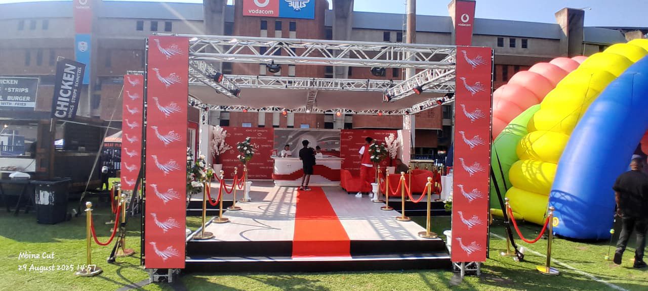 Camel Senso outdoor brand activation entrance setup