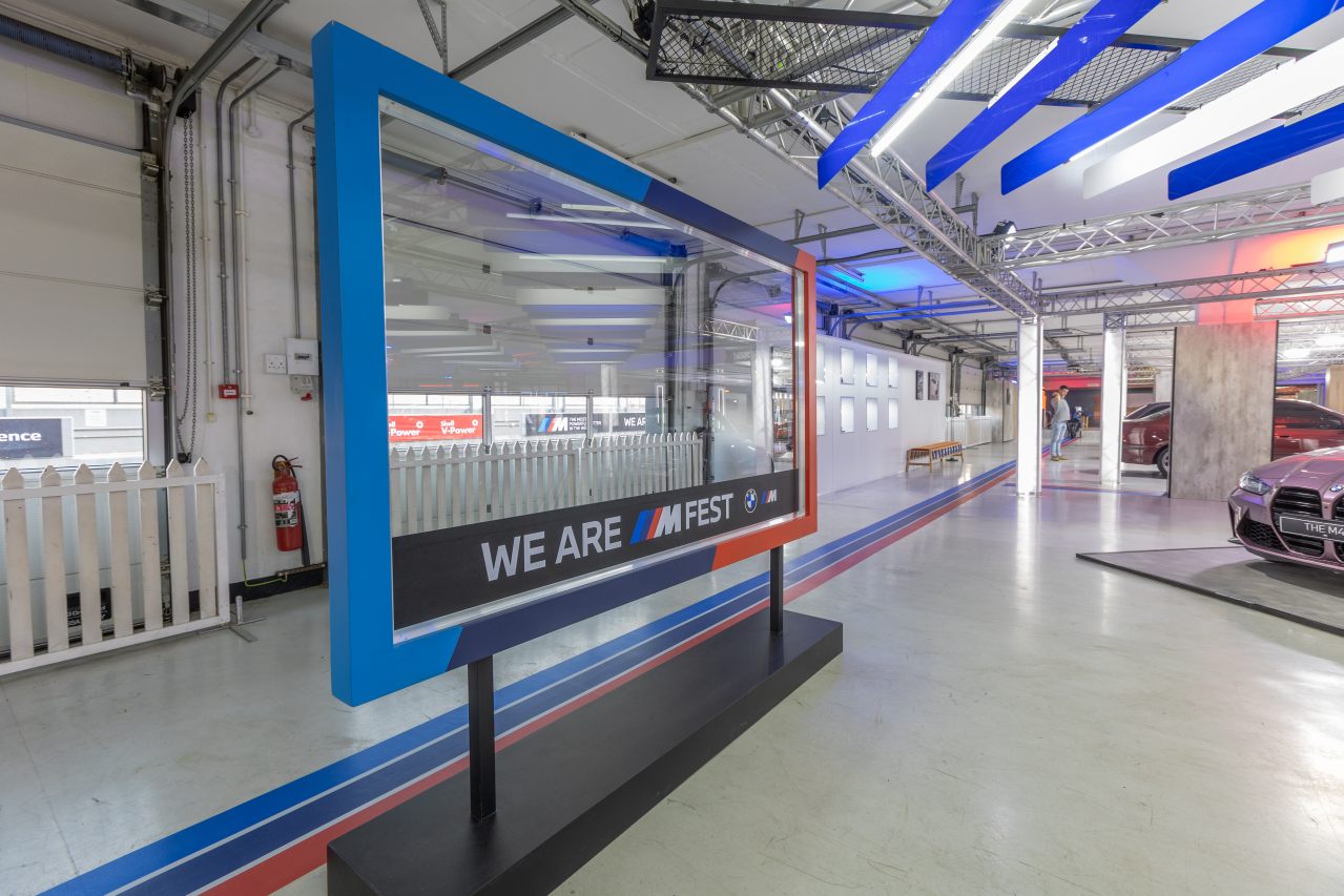 Custom automotive brand display structure